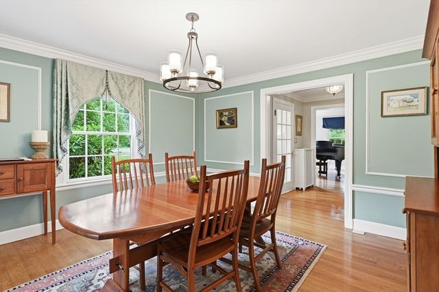 164 Farmington Road, Longmeadow, MA 01106