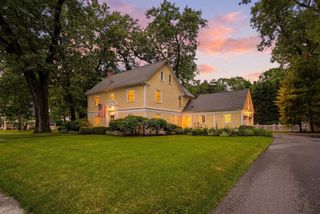 164 Farmington Road, Longmeadow, MA 01106