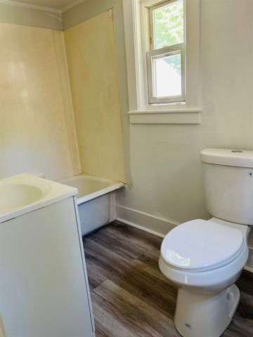 65 Mechanic Street, Winchester, NH 03470