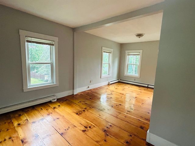 65 Mechanic Street, Winchester, NH 03470