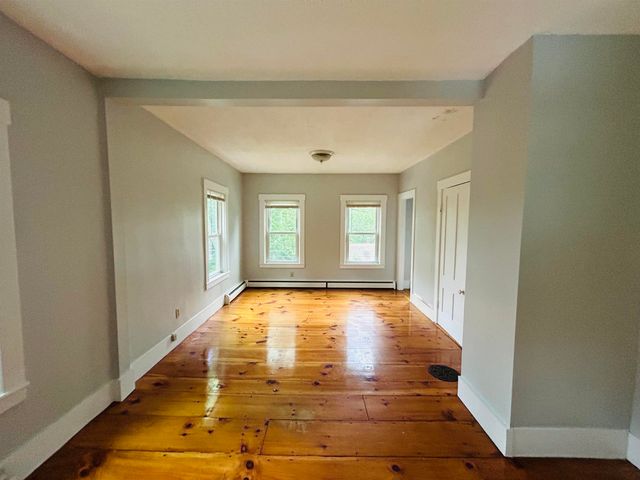 65 Mechanic Street, Winchester, NH 03470