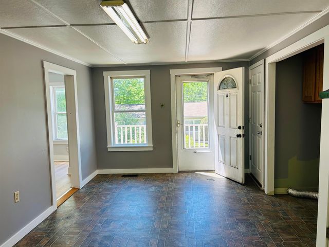 65 Mechanic Street, Winchester, NH 03470