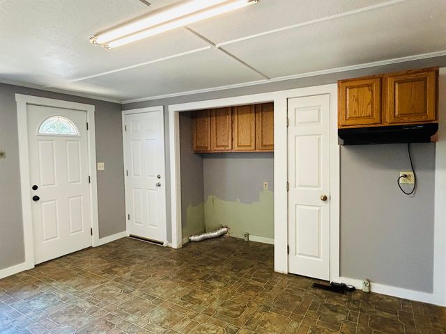 65 Mechanic Street, Winchester, NH 03470
