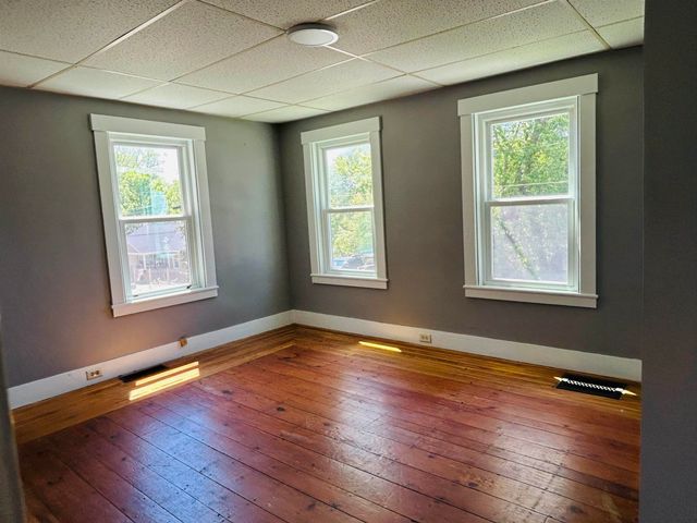 65 Mechanic Street, Winchester, NH 03470