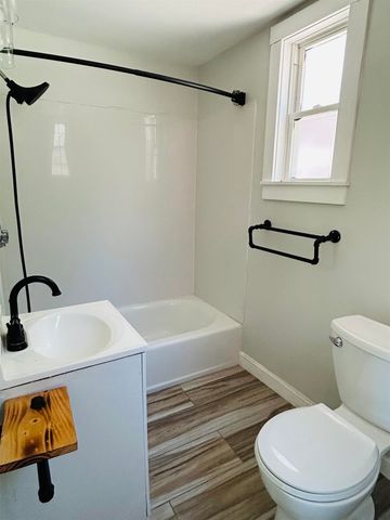 65 Mechanic Street, Winchester, NH 03470