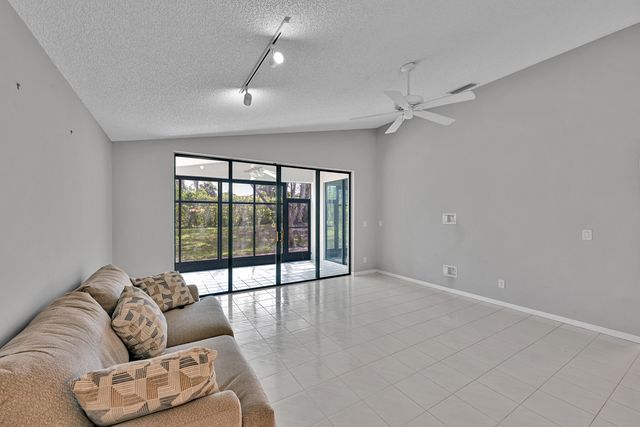 4764 Boxwood Circle, Boynton Beach, FL 33436