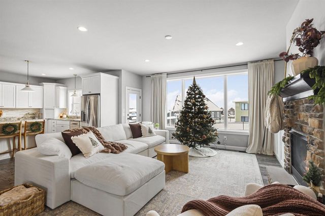 150 Jwana Circle, Oregon, WI 53575