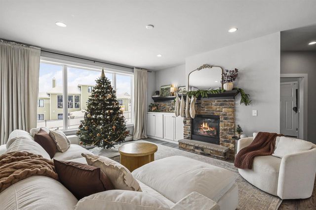 150 Jwana Circle, Oregon, WI 53575