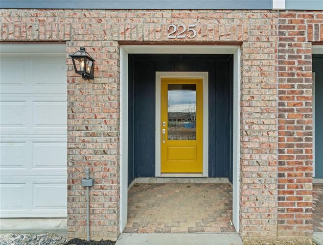 225 Oliver Way, Cranberry Twp, PA 16066