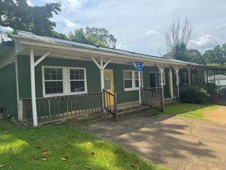 415 Mccomb Street, Mccomb, MS 39648