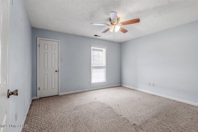 11815 Whispering Pines Drive, Olive Branch, MS 38654