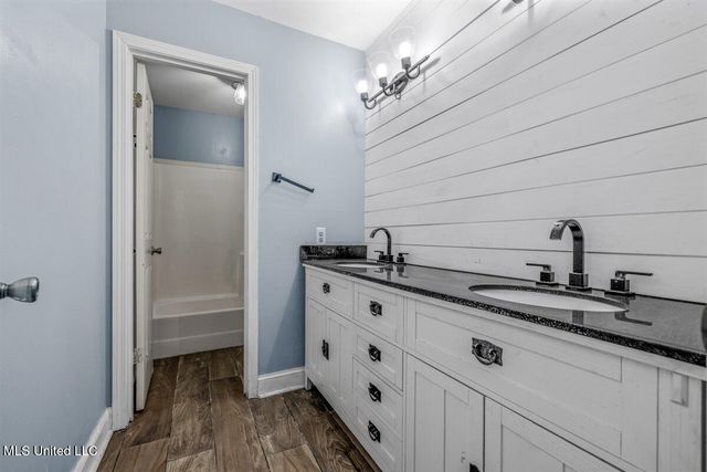 11815 Whispering Pines Drive, Olive Branch, MS 38654