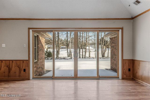 11815 Whispering Pines Drive, Olive Branch, MS 38654