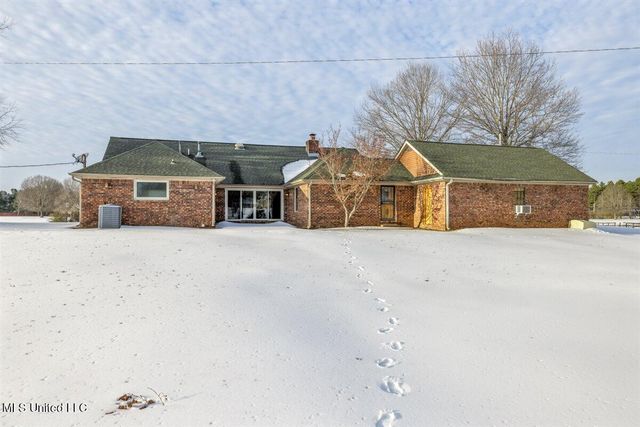 11815 Whispering Pines Drive, Olive Branch, MS 38654