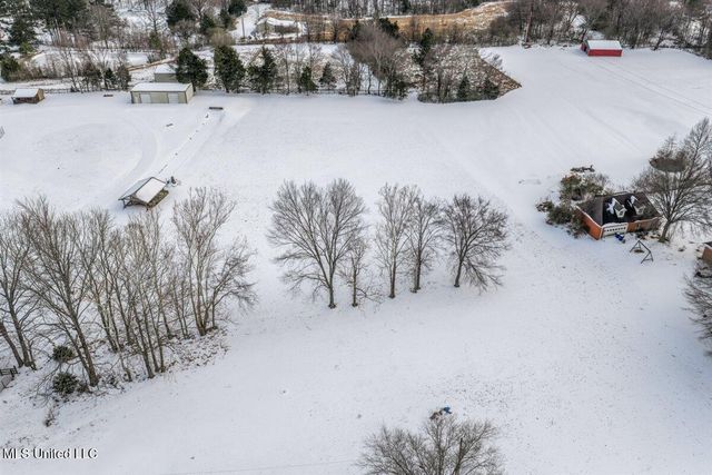 11815 Whispering Pines Drive, Olive Branch, MS 38654