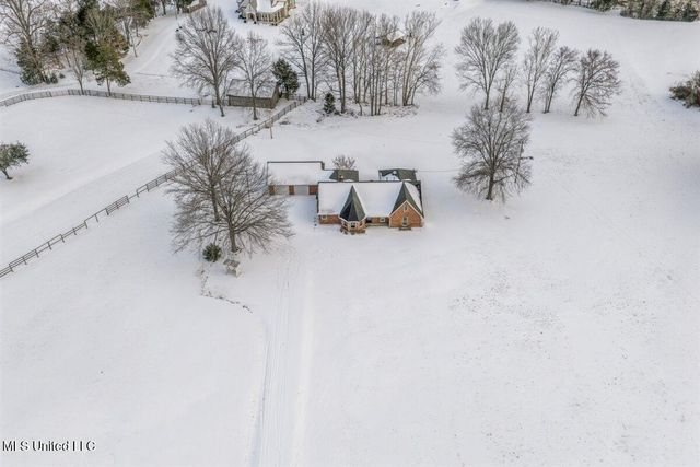 11815 Whispering Pines Drive, Olive Branch, MS 38654