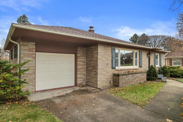 3410 N Elmwood DRIVE, Elmwood Park, WI 53405