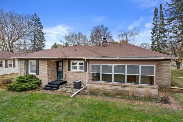 3410 N Elmwood DRIVE, Elmwood Park, WI 53405