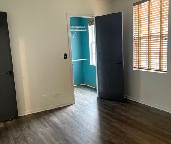 939 Symphony Drive, Aurora, IL 60504