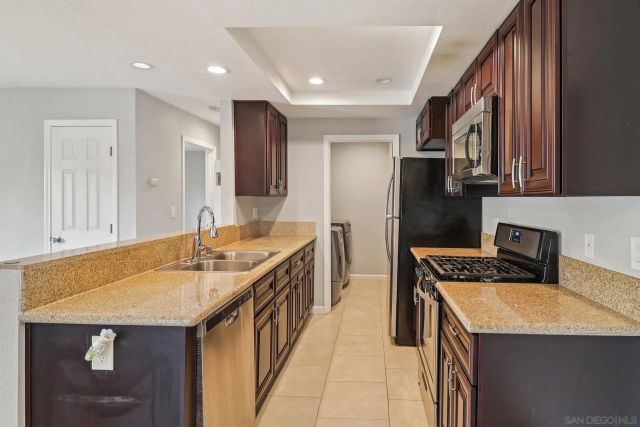 552 Canyon Dr 29, Oceanside, CA 92054