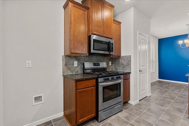 4114 W Bayou Maison Circle, Dickinson, TX 77539