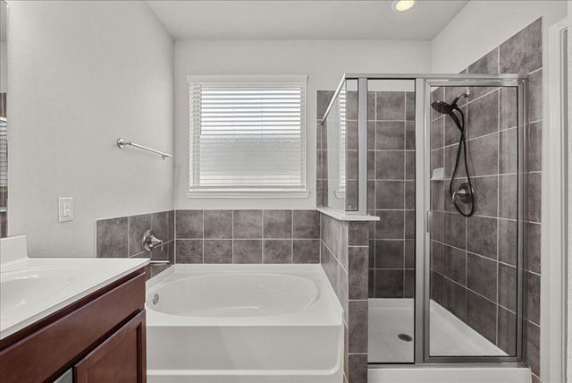 4114 W Bayou Maison Circle, Dickinson, TX 77539