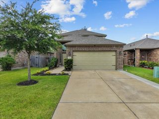 4114 W Bayou Maison Circle, Dickinson, TX 77539