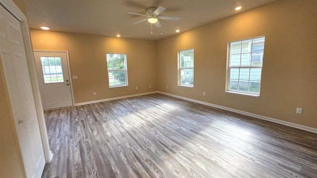 632 W Delavan Drive, Janesville, WI 53548