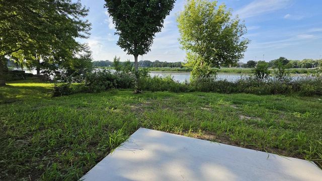 632 W Delavan Drive, Janesville, WI 53548