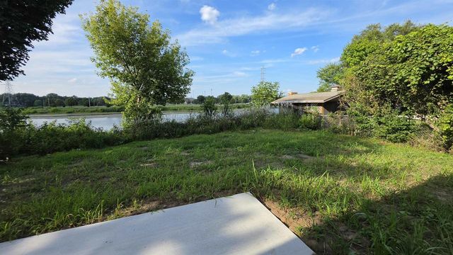 632 W Delavan Drive, Janesville, WI 53548