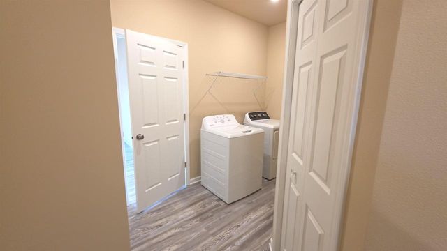 632 W Delavan Drive, Janesville, WI 53548