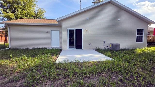632 W Delavan Drive, Janesville, WI 53548