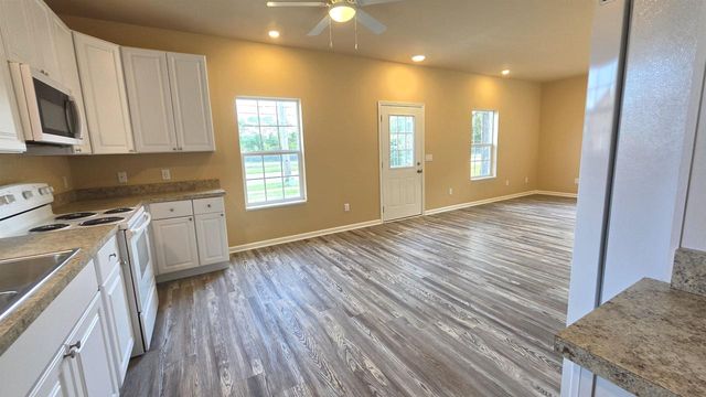 632 W Delavan Drive, Janesville, WI 53548