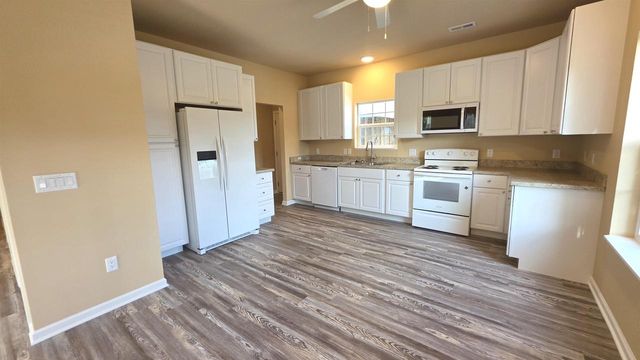 632 W Delavan Drive, Janesville, WI 53548