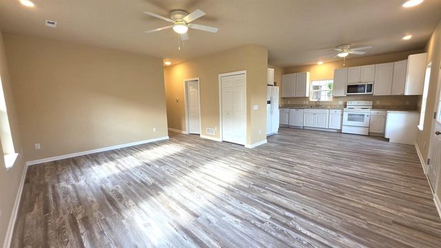 632 W Delavan Drive, Janesville, WI 53548
