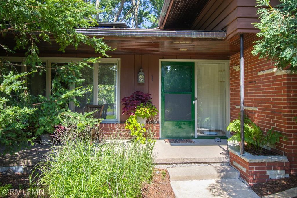 1 Hingham Circle, Mendota Heights, MN 55118 — photo 2