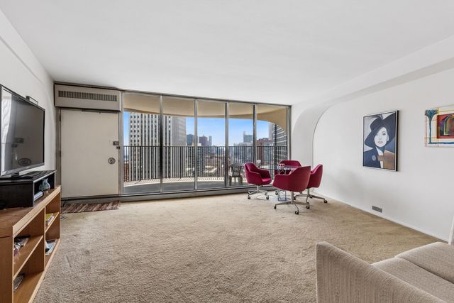 300 N State Street 4333, Chicago, IL 60654