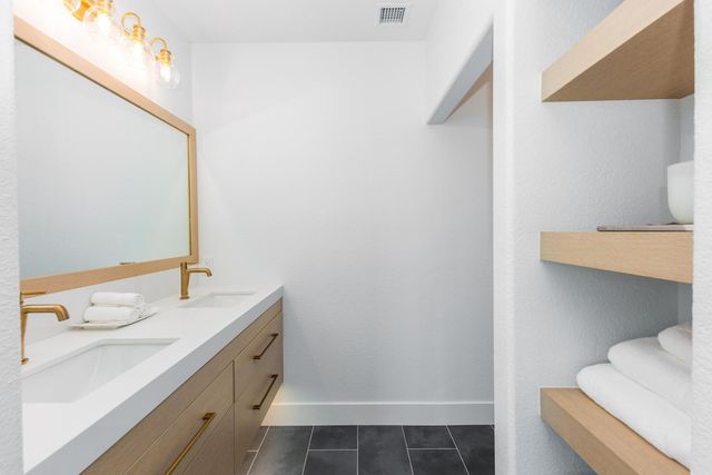 7027 N Scottsdale Road Unit 225, Paradise Valley, AZ 85253