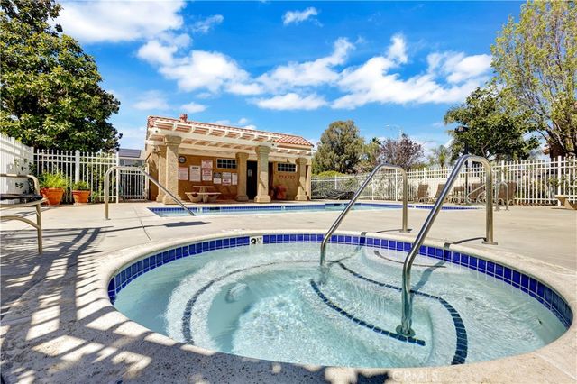 28102 Bobwhite 3, Saugus, CA 91350