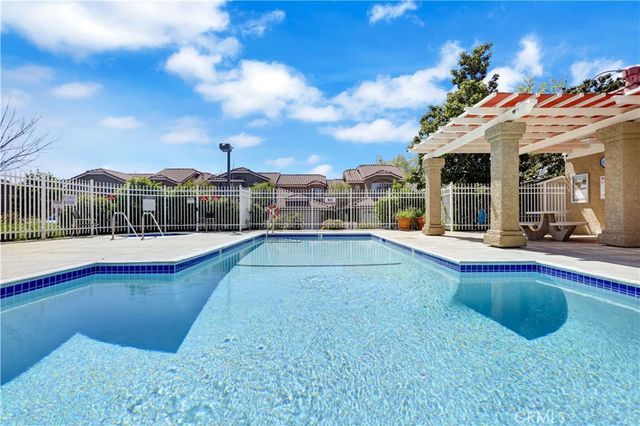 28102 Bobwhite 3, Saugus, CA 91350