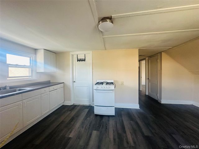 18 Taylor Avenue 3, Poughkeepsie, NY 12601