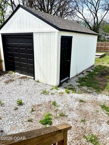 705 S Fulton Street, Carthage, MO 64836