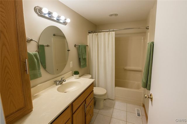 8074 Crockett Drive, Cicero, NY 13039