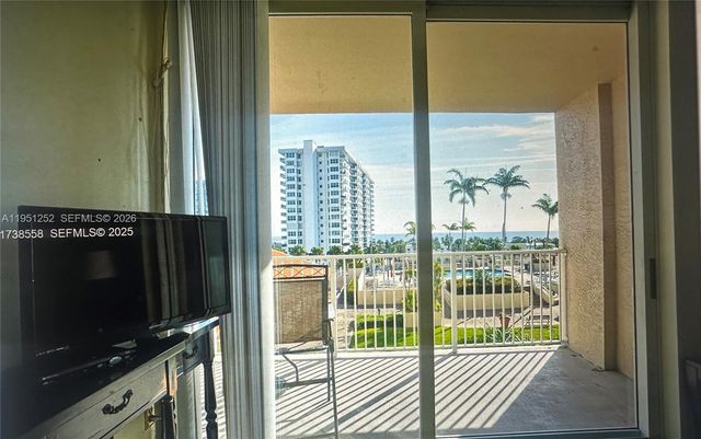 3020 NE 32nd Ave 817, Fort Lauderdale, FL 33308