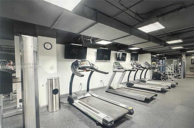 3020 NE 32nd Ave 817, Fort Lauderdale, FL 33308