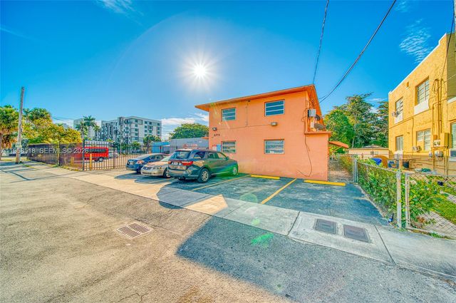 1716 NW 19th St, Miami, FL 33125