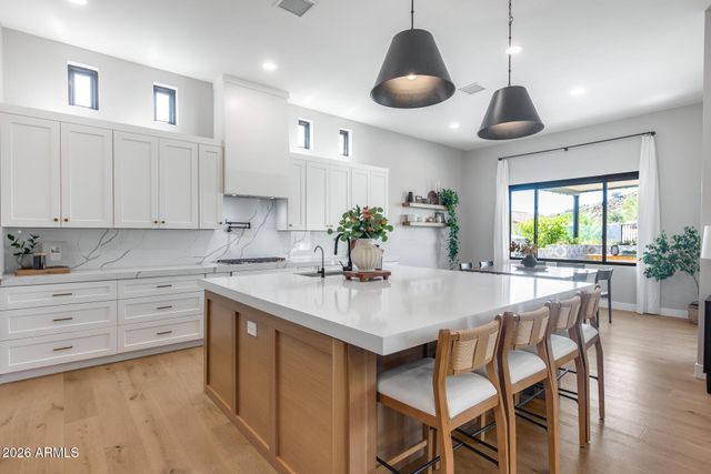 6439 W TOMBSTONE Trail, Phoenix, AZ 85083