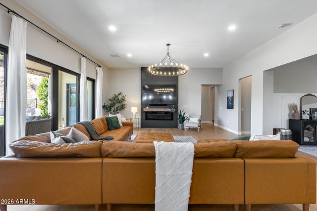 6439 W TOMBSTONE Trail, Phoenix, AZ 85083