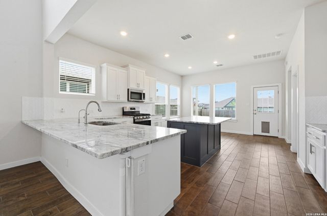 1027 Haystack, New Braunfels, TX 78130