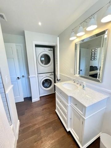 24 Anthony Street, Newport, RI 02840